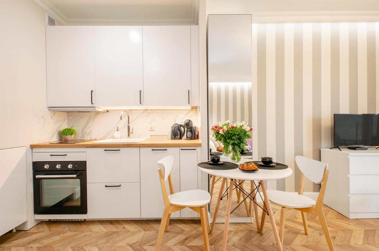 Sky Home- Rose Apartament -Manufaktura, Bezplatny Parking, Klima, Dostep Na Kod Łódź Kültér fotó