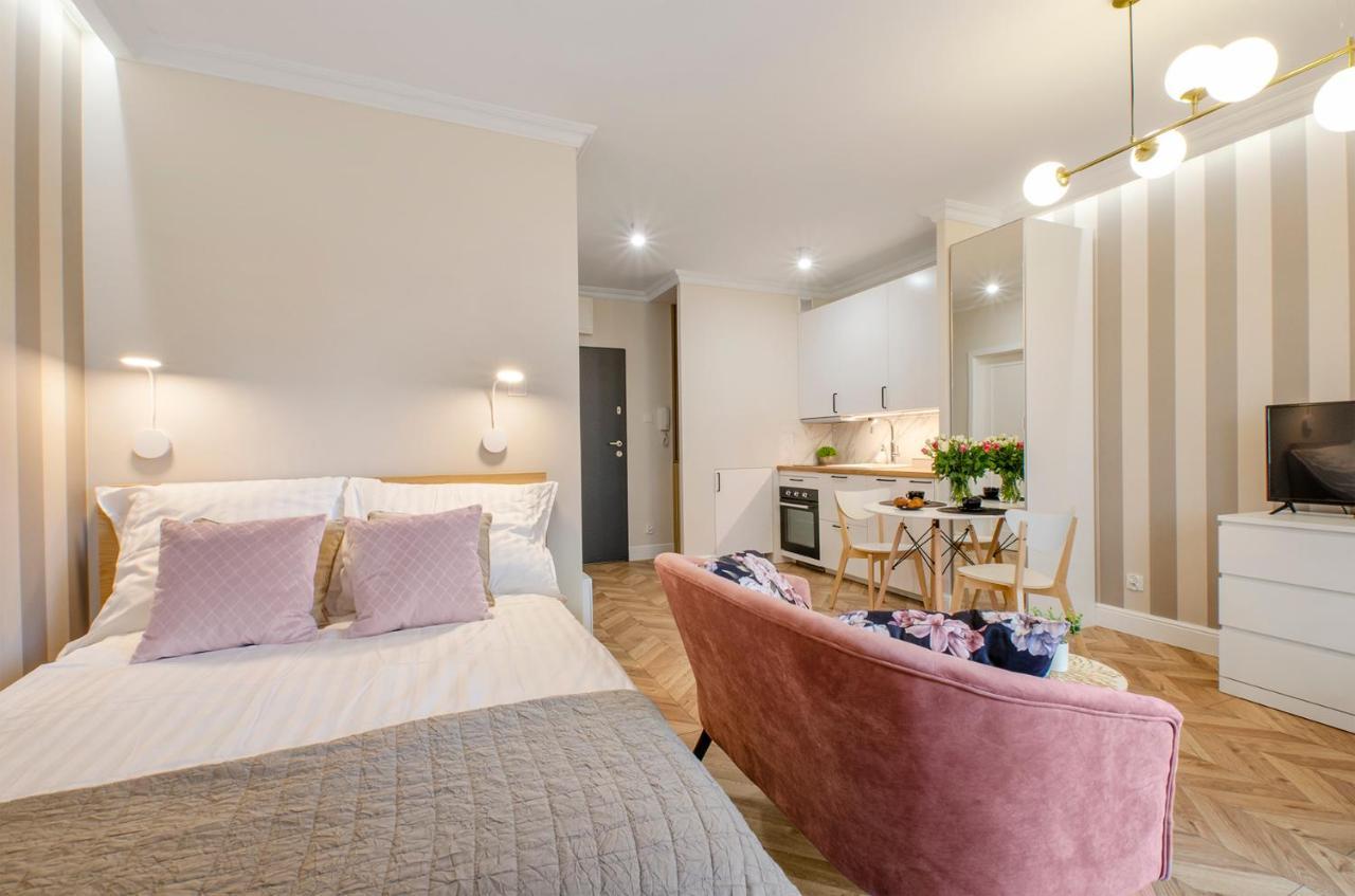 Sky Home- Rose Apartament -Manufaktura, Bezplatny Parking, Klima, Dostep Na Kod Łódź Kültér fotó